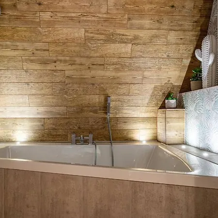 Style & Opulence In Georgian Chapel W Parking Apartment Bath Exterior photo
