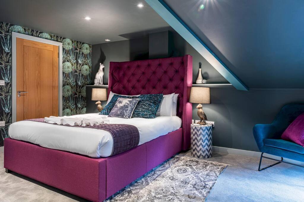 Style & Opulence In Georgian Chapel W Parking Apartment *