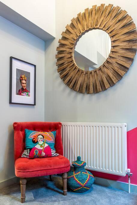Apartment Style & Opulence In Georgian Chapel W Parking Bath