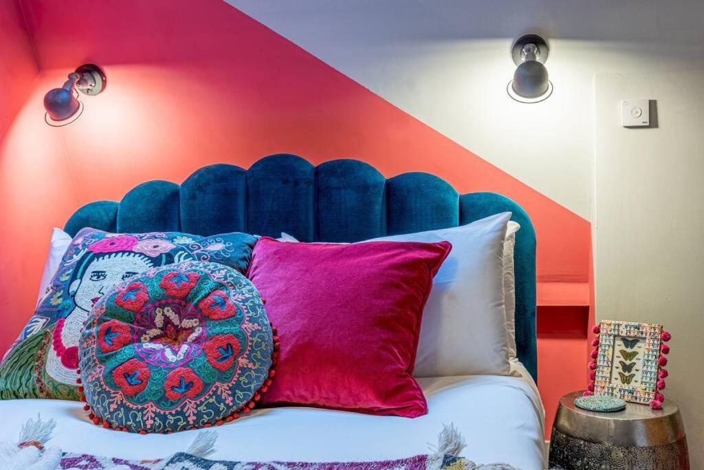 Style & Opulence In Georgian Chapel W Parking Bath