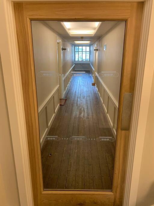 Apartment Style & Opulence In Georgian Chapel W Parking Bath